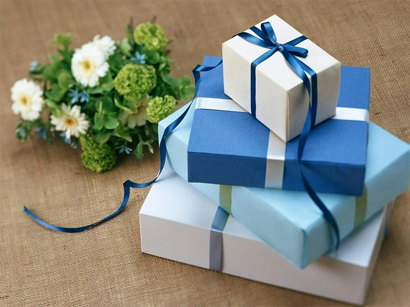 Paano i-customize ang mga regalo para sa promosyon ng brand?