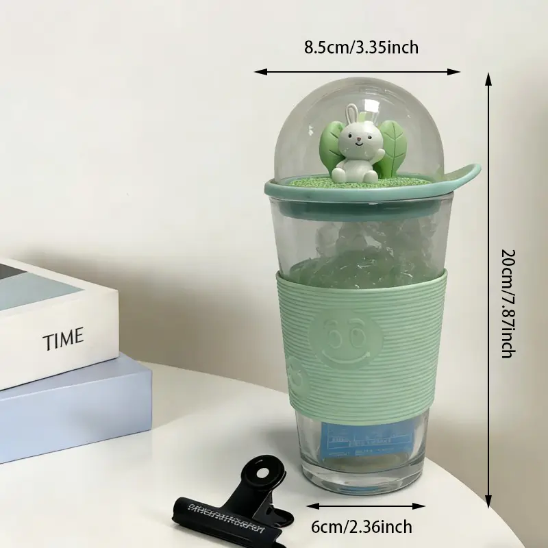 Cartoon Dome-Topped Glass Tumbler na may Silicone Sleeve